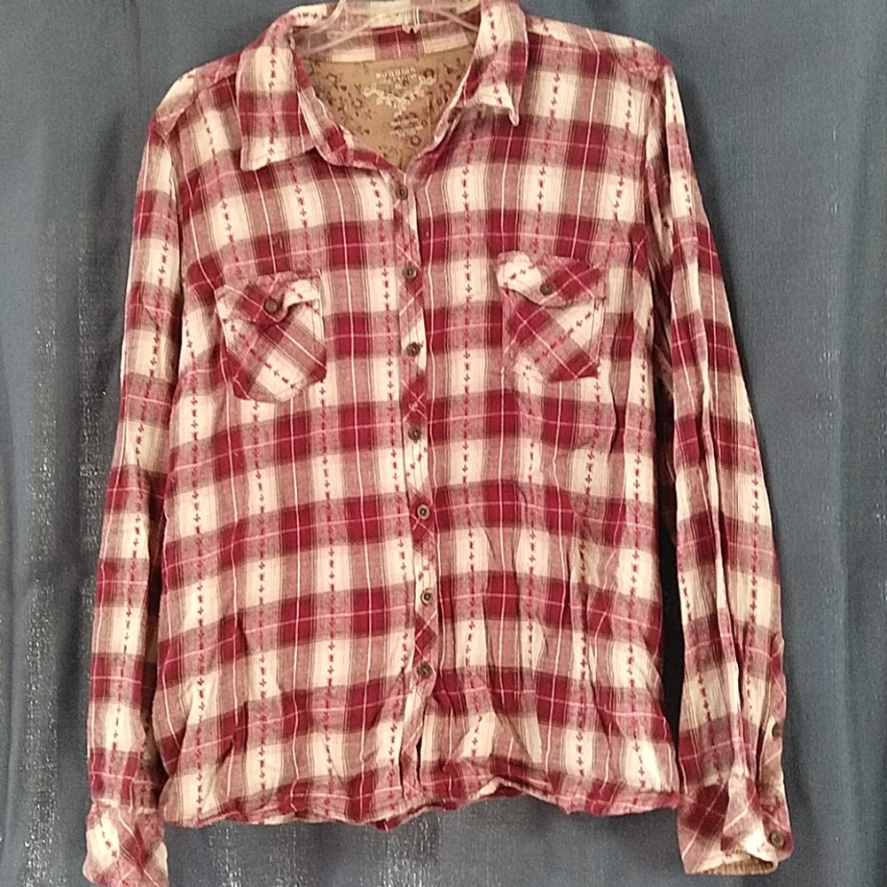 Sonoma Plaid Flannel Long sleeve button up shirt